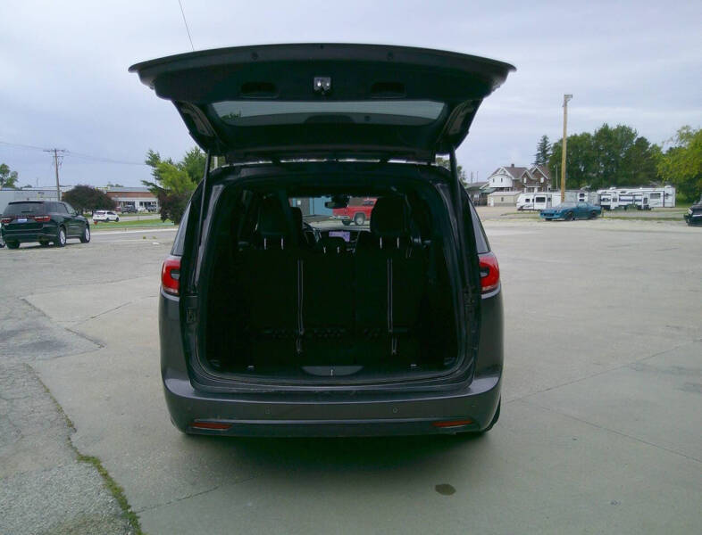 2022 Chrysler Pacifica Touring L