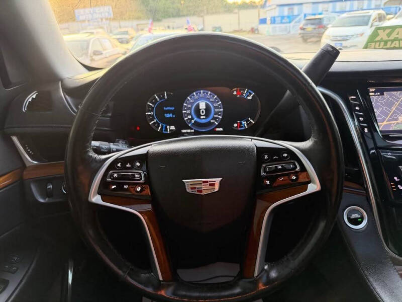 2017 Cadillac Escalade Luxury
