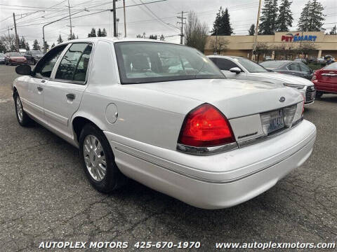 2004 Ford Crown Victoria LX