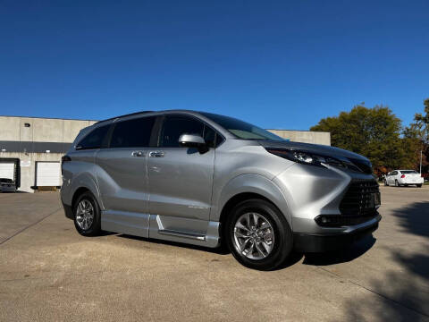2025 Toyota Sienna XLE 7-Passenger