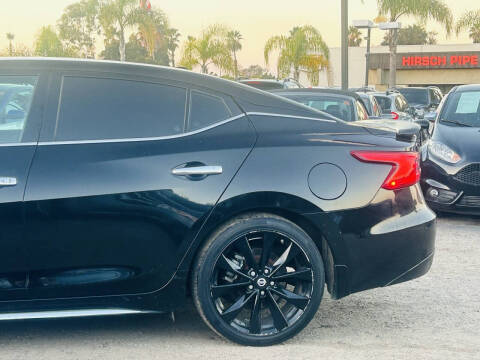 2017 Nissan Maxima 3.5 SR