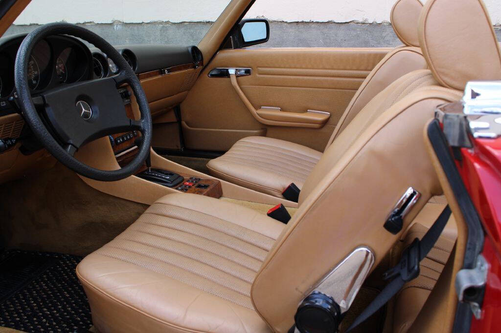 1985 Mercedes-Benz 500-Class 10