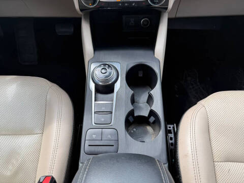 2021 Ford Escape SEL