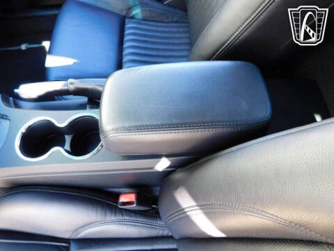 2005 Ford Thunderbird Deluxe