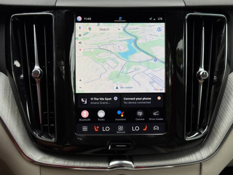 2025 Volvo XC60 B5 Plus Dark Theme