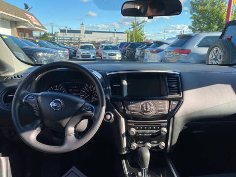 2019 Nissan Pathfinder S