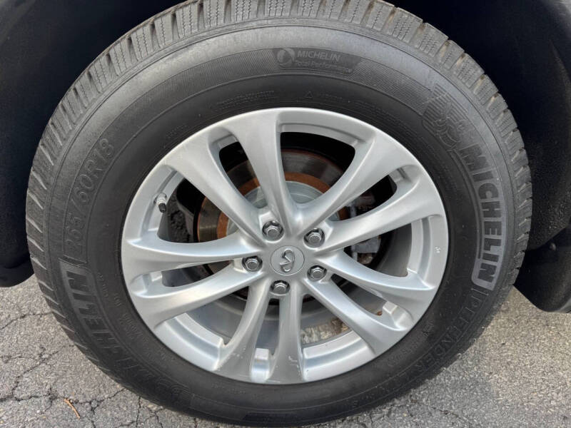2017 Infiniti QX70