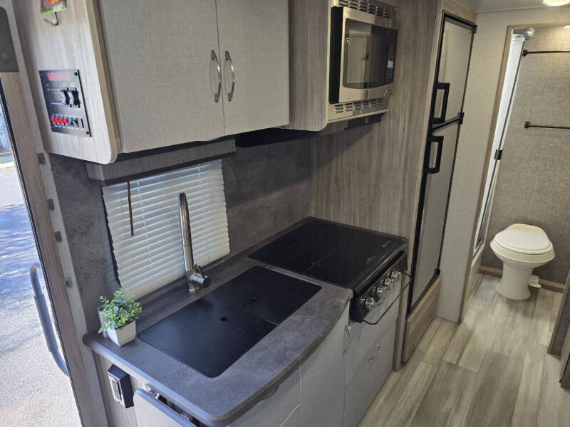 2022 Winnebago MINNIE MICRO