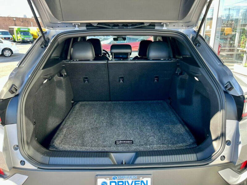 2023 Volkswagen ID.4 Pro