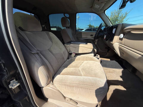 2005 Chevrolet Avalanche 1500 LS