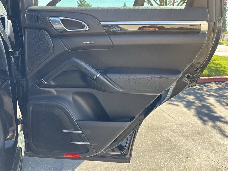 2017 Porsche Cayenne S E-Hybrid