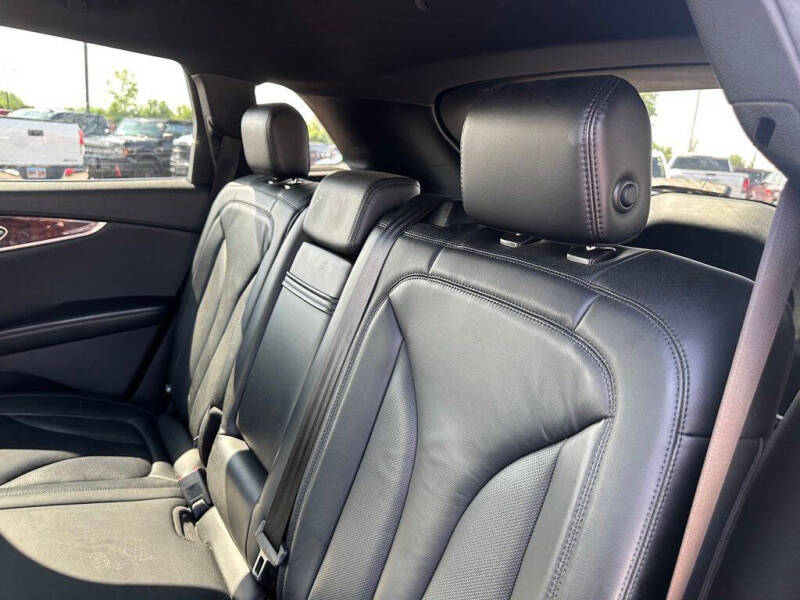 2019 Lincoln Nautilus Select