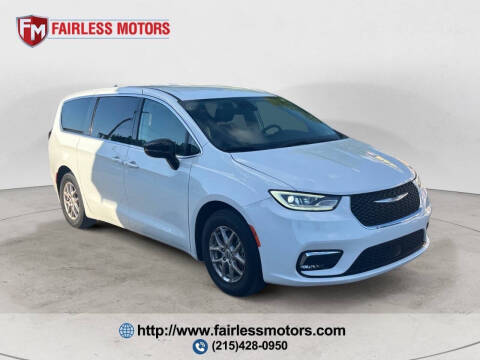 2024 Chrysler Pacifica Touring L