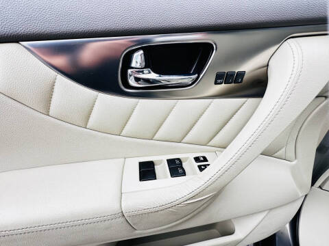2011 Infiniti FX35