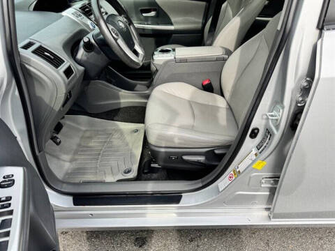 2014 Toyota Prius v Two