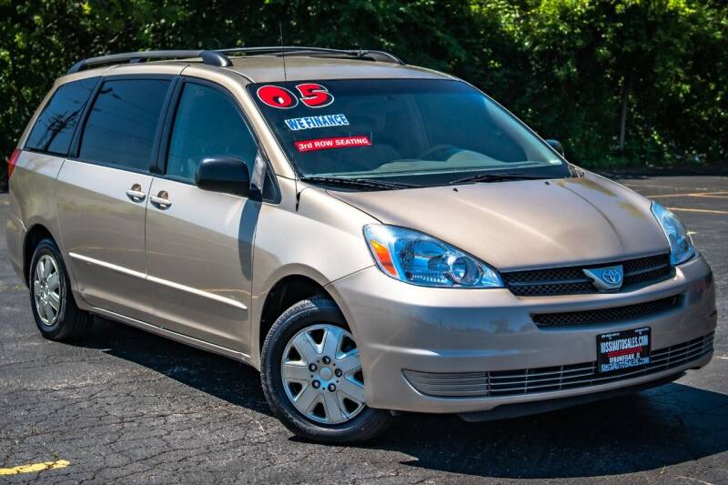2005 Toyota Sienna for sale at Nissi Auto Sales in Waukegan IL
