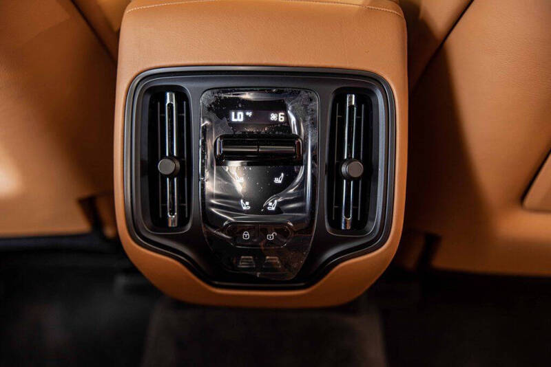 2026 Aston Martin DBX 707