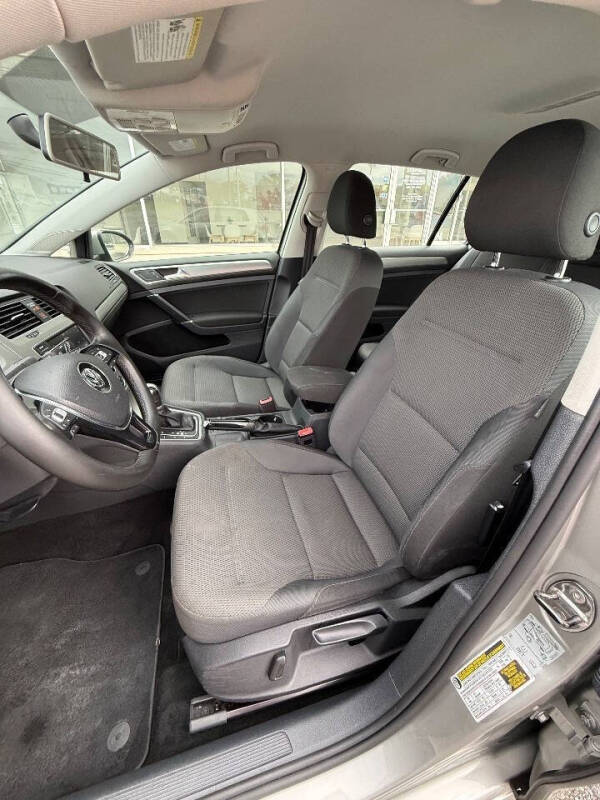 2017 Volkswagen Golf TSI S