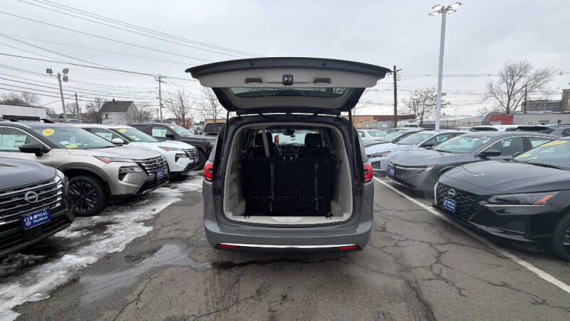 2023 Chrysler Pacifica Touring L