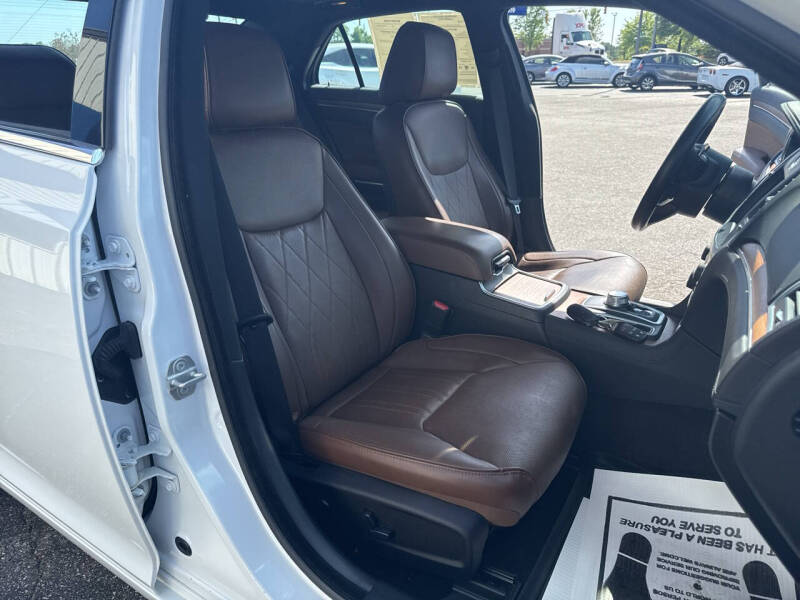 2018 Chrysler 300 C