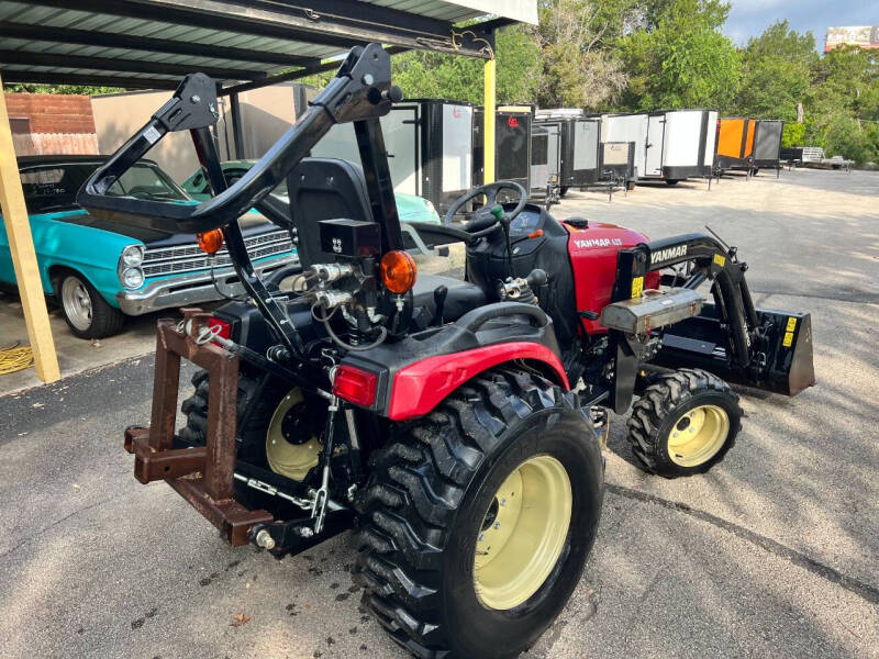 2022 YANMAR SA 425