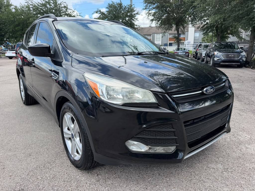 Black 2015 Ford Escape SE SE 4dr SUV 2