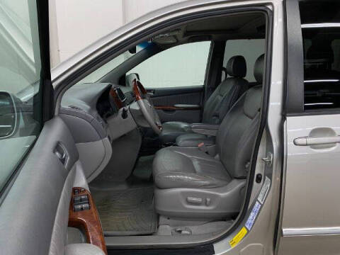 2004 Toyota Sienna XLE Limited 7 Passenger