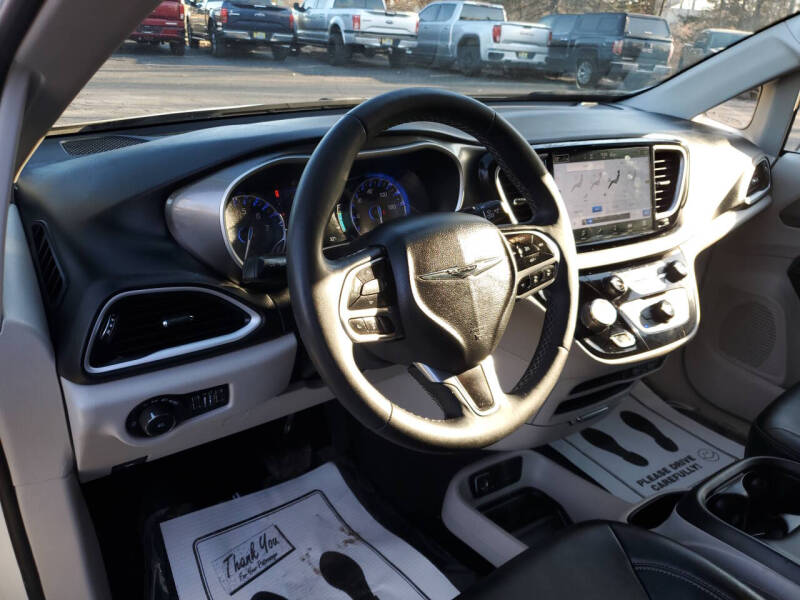 2024 Chrysler Pacifica Touring L