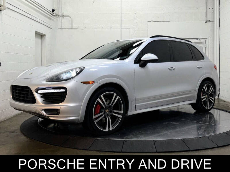 2014 Porsche Cayenne GTS