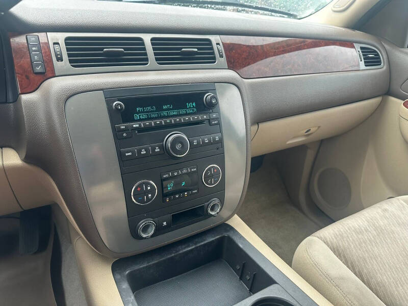2011 GMC Yukon XL SLE