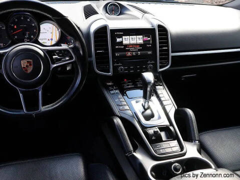 2017 Porsche Cayenne Platinum Edition