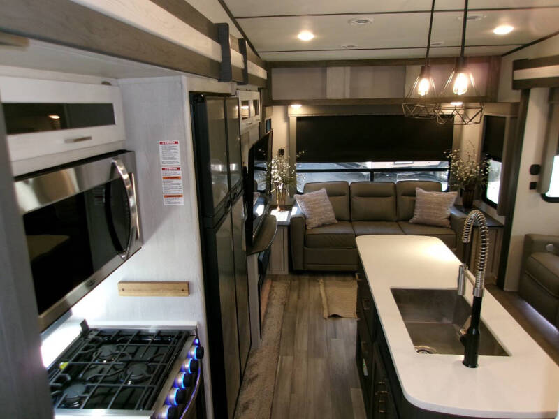 2022 Keystone RV Sprinter 3570LFT