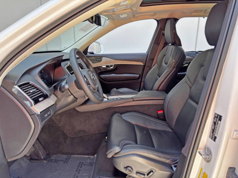 2023 Volvo XC90 Recharge T8 Ultimate Bright Theme 6P