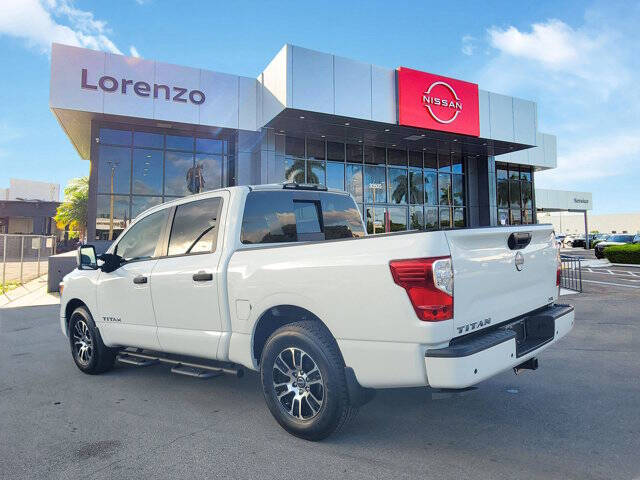 2024 Nissan Titan SV