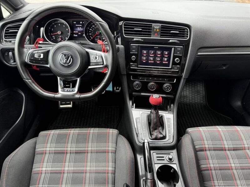 2020 Volkswagen Golf GTI S