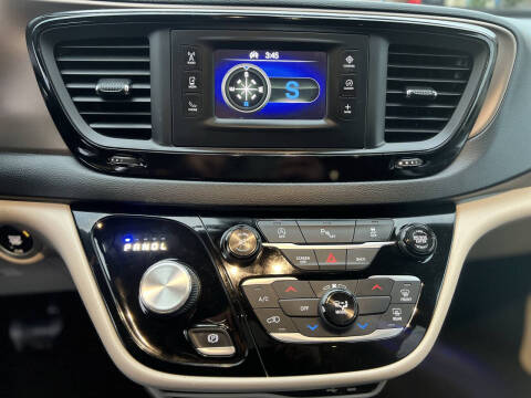 2017 Chrysler Pacifica Touring