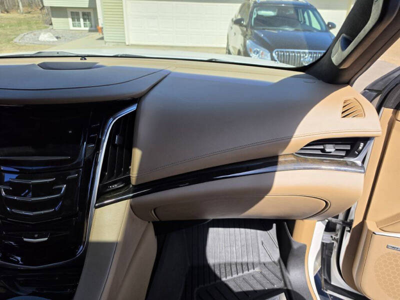 2019 Cadillac Escalade Platinum