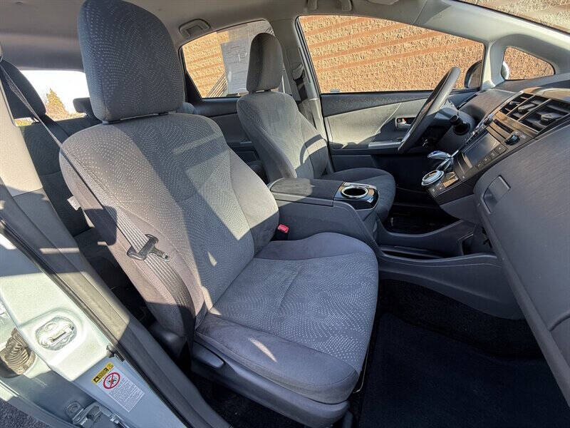 2014 Toyota Prius v Two