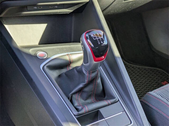 2022 Volkswagen Golf GTI S