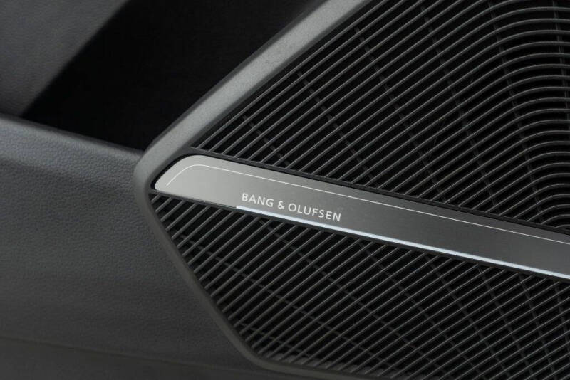 2024 Audi Q5 e quattro S line Prestg 55 TFSI