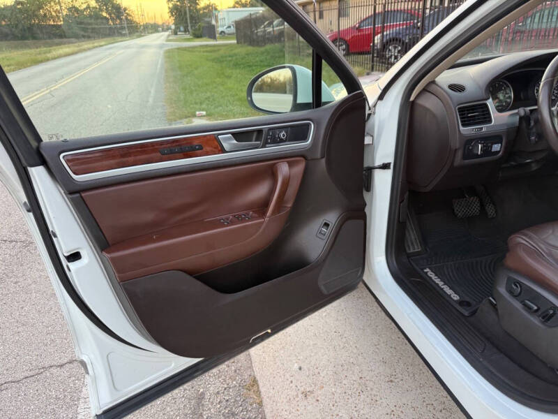 2013 Volkswagen Touareg TDI Lux