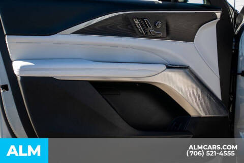 2024 Cadillac LYRIQ Sport 3