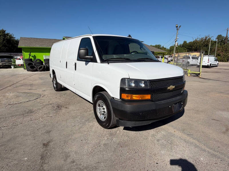 2022 Chevrolet Express 2500