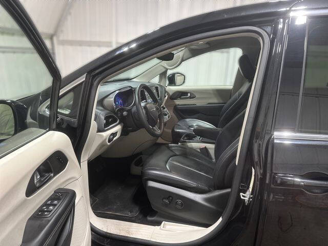 2024 Chrysler Pacifica Plug-In Hybrid Select