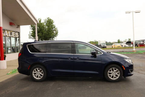 2017 Chrysler Pacifica Touring