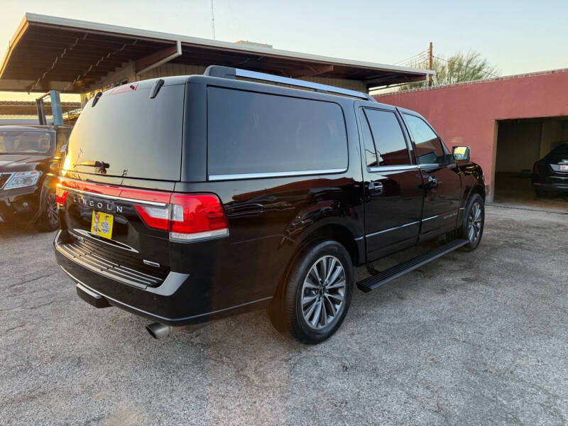 2016 Lincoln Navigator Select photo 33