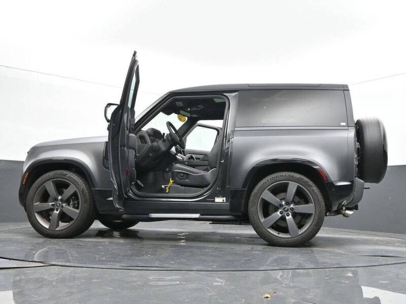 2023 Land Rover Defender 90 V8