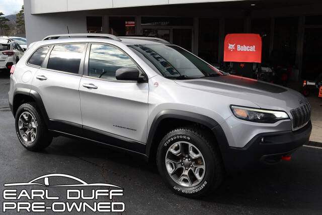 2019 Jeep Cherokee for sale at EARL DUFF PRE-OWNED CENTER in Harriman, TN