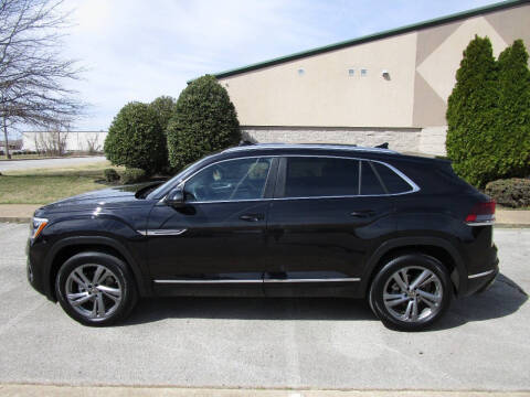 2024 Volkswagen Atlas Cross Sport for sale at JON DELLINGER AUTOMOTIVE in Springdale AR