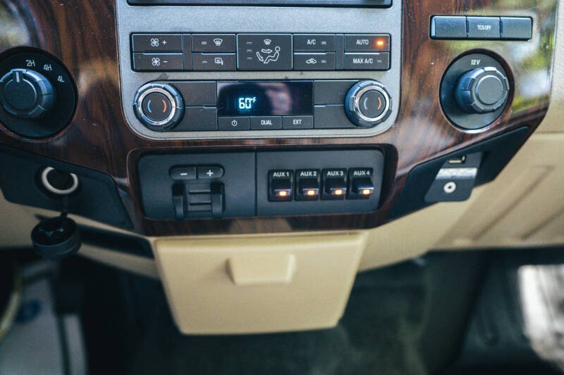 2011 Ford F-350 Super Duty Lariat